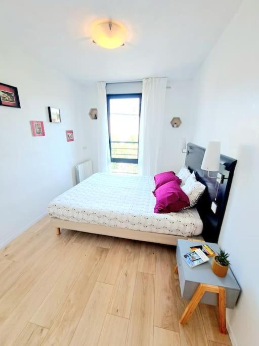 Le Valmy: Appartement Lumineux Au Pied Du Metro Lione Esterno foto