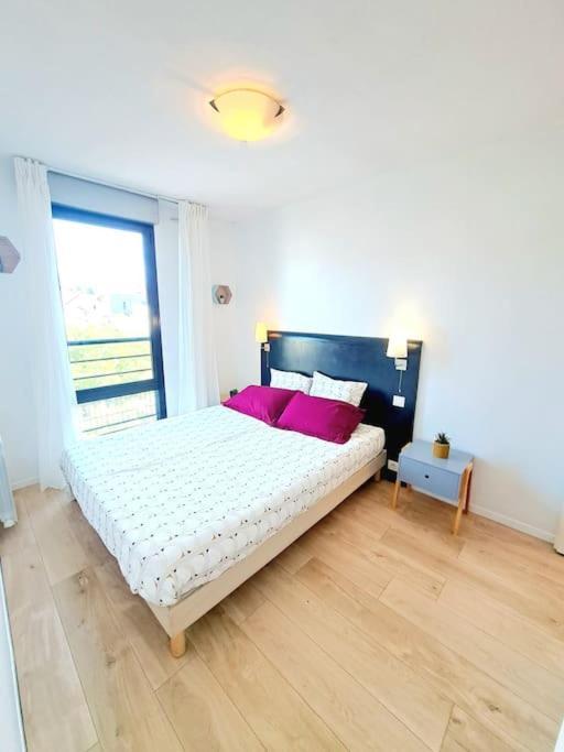 Le Valmy: Appartement Lumineux Au Pied Du Metro Lione Esterno foto